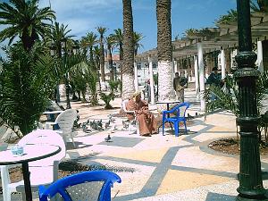 ORAN 04 2007 32 SUR LA PLACE A ARZEW